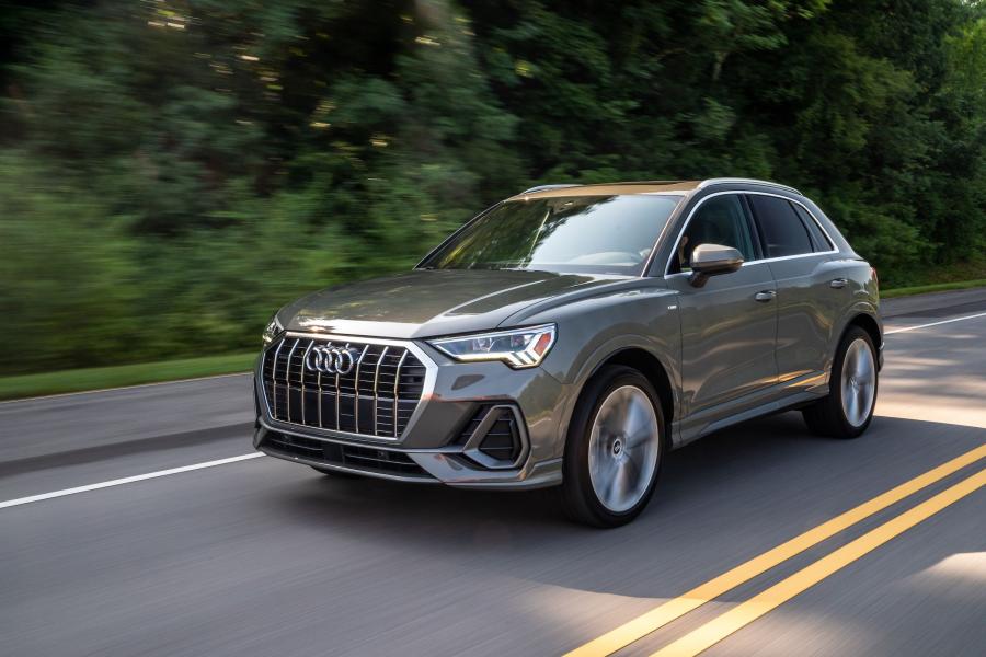  Audi Q3 2.0 TFSI Quattro S-Line 2019 года  (NA) (фото 12 из 42)